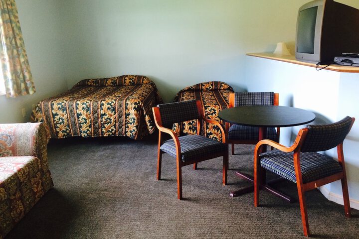 Room 12 of 26