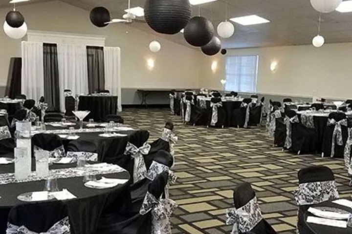 Ballroom/Hall 41 of 44