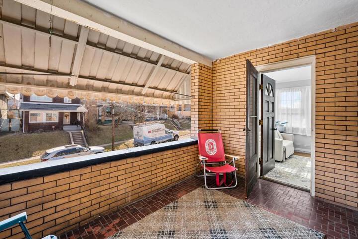 Large apartment with multiple sleeping options