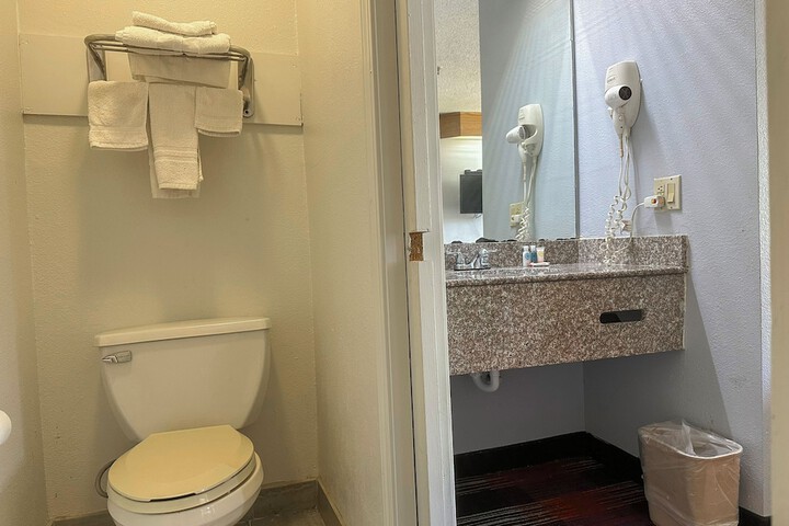 Classic Inn by Townhouse American Way Memphis I 240