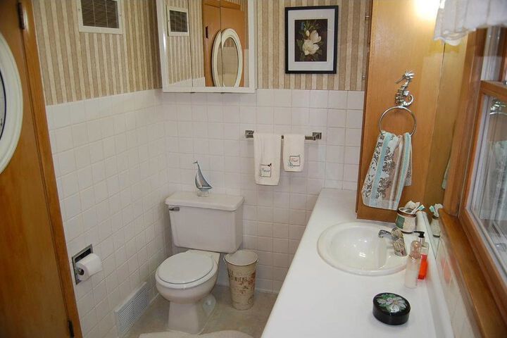 3-Bedroom Lakefront House