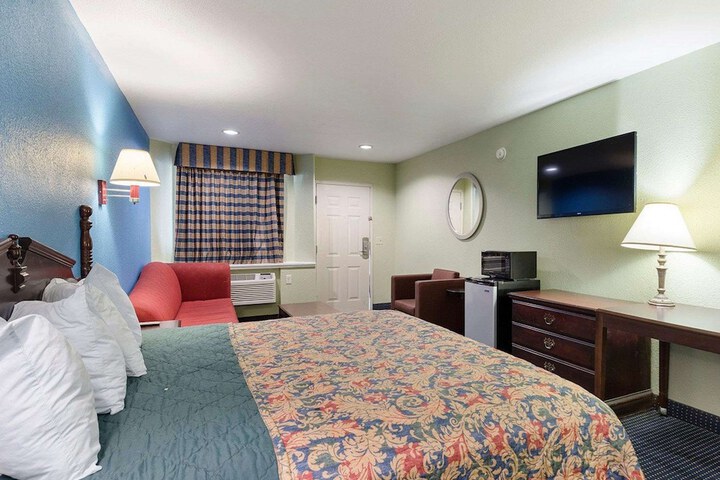 Room 16 of 29