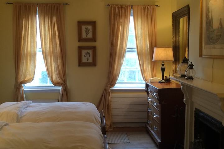 Room 162 of 238