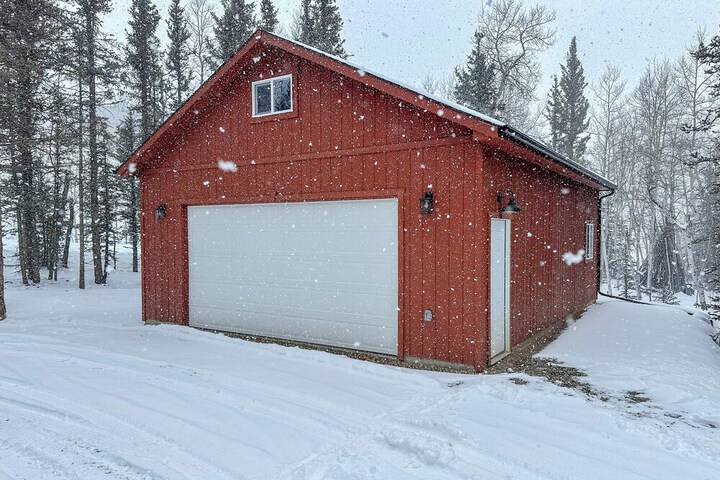 bobcat Trail Cabin on 3 Acres in Como!
