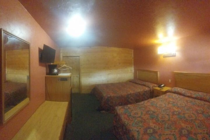 Room 10 of 21