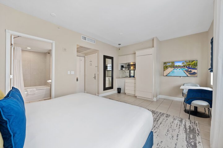 Room 35 of 108