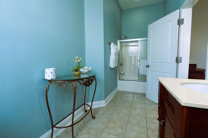 Room 56 of 271