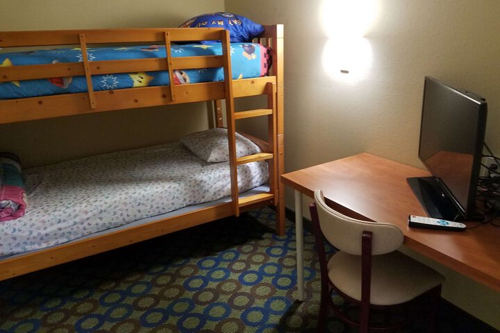 Room 7 of 13