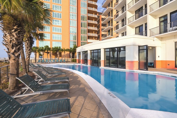 Hampton Inn & Suites Orange Beach / Gulf Front