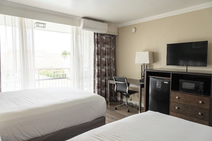 Travelodge by Wyndham Monterey Bay