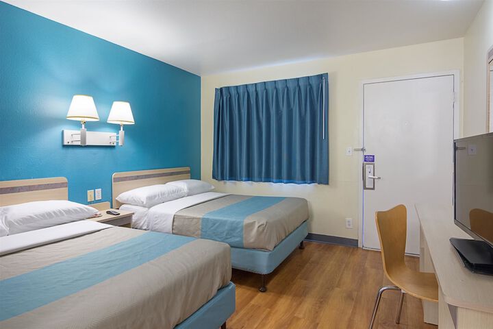 Room 13 of 30