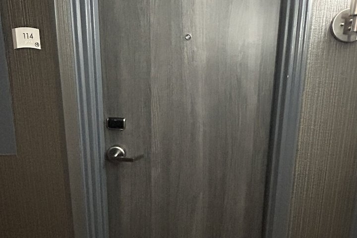 Room 40 of 64
