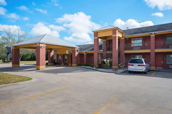Hotel 3 of 34