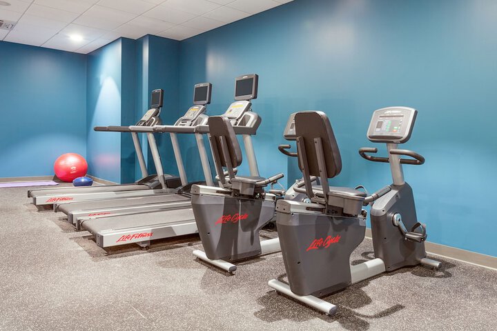 Holiday Inn Express & Suites Panama City Beach - Beachfront by IHG