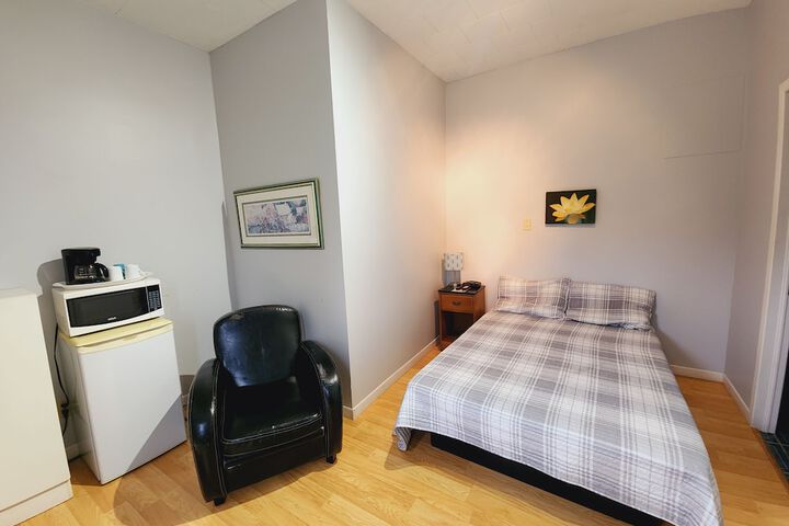 Room 47 of 102