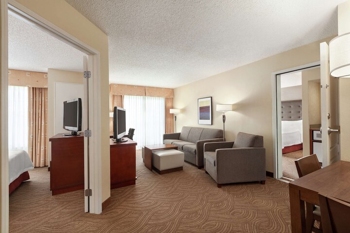 Room 32 of 61