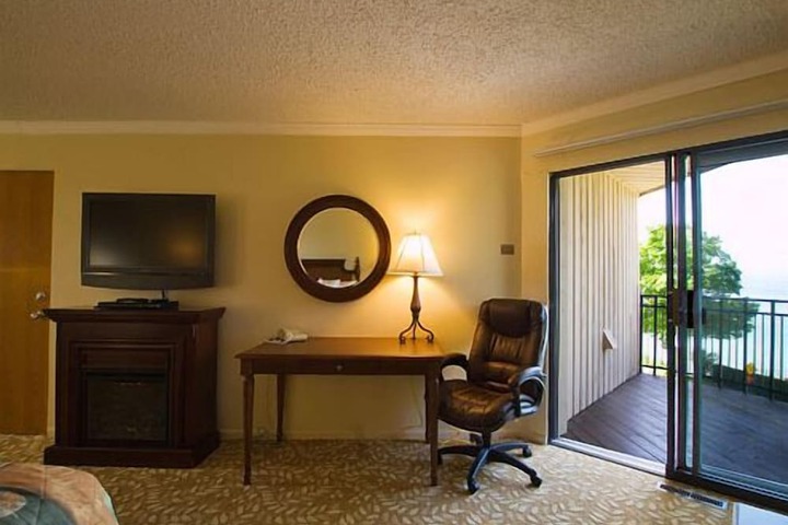 Room 6 of 26