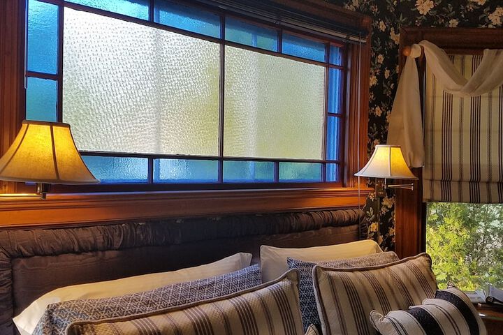 Room 65 of 98