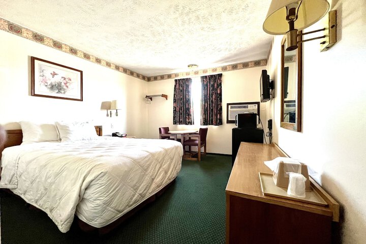 Room 32 of 43