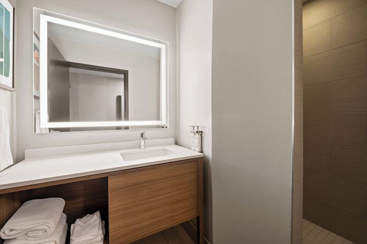 Room 9 of 30