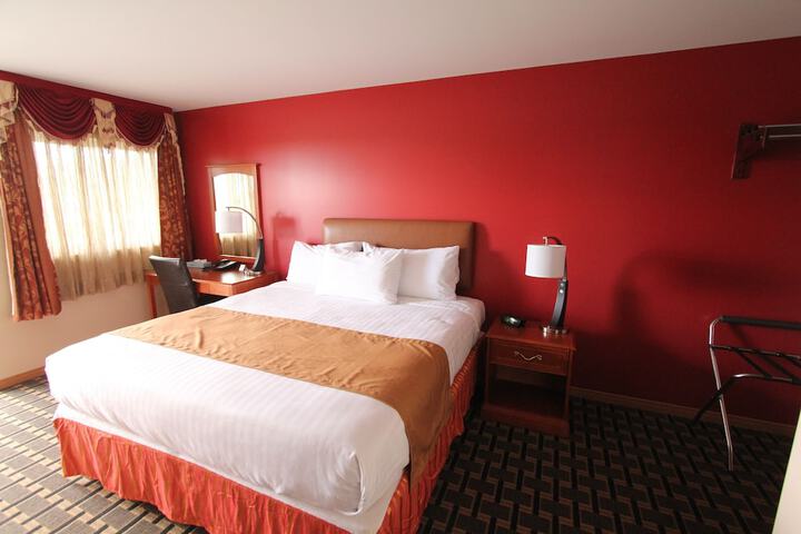 Room 27 of 34