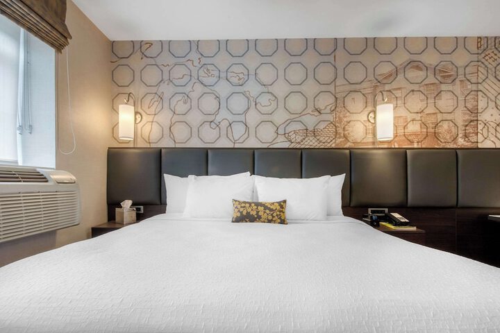 Room 27 of 41