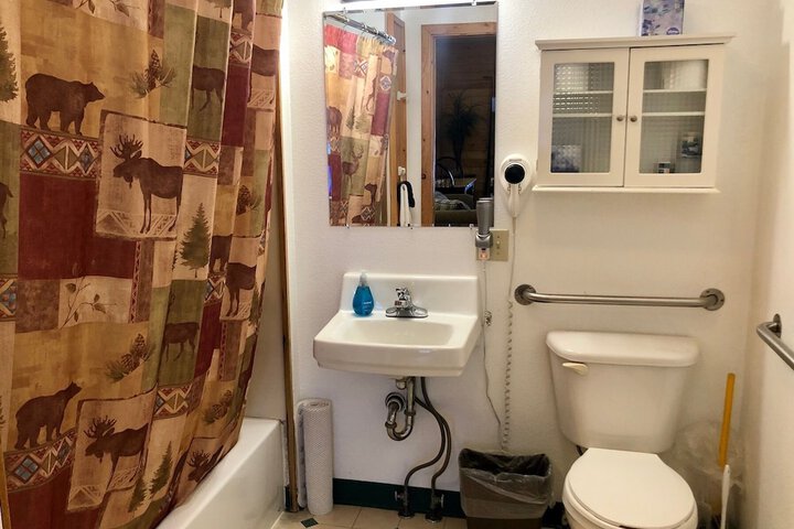 Room 9 of 11
