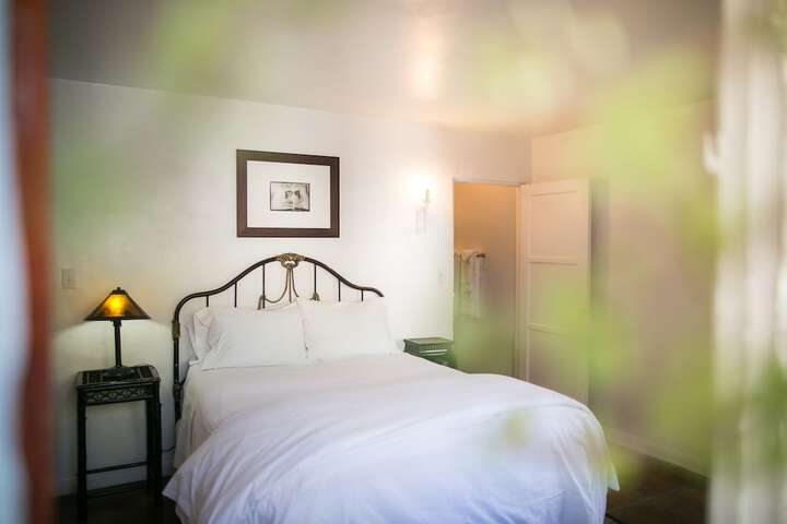 Room 121 of 253