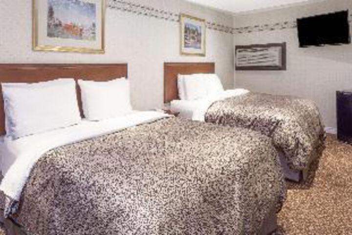 Room 9 of 13