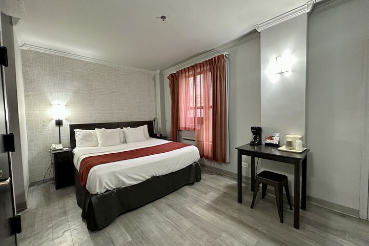 Room 18 of 49