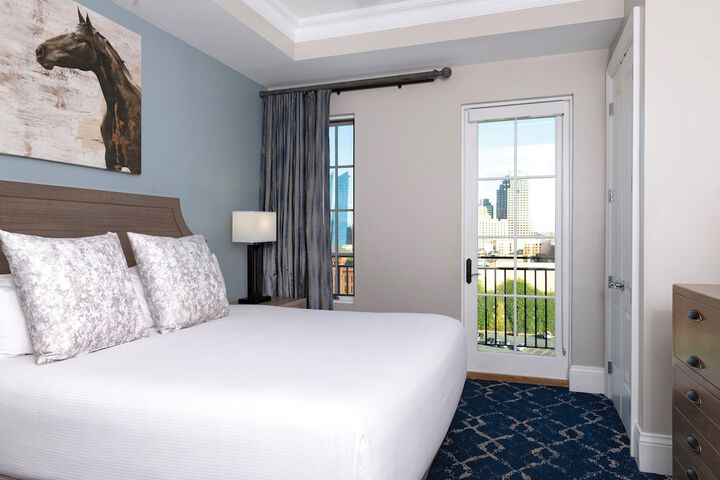 Room 34 of 43