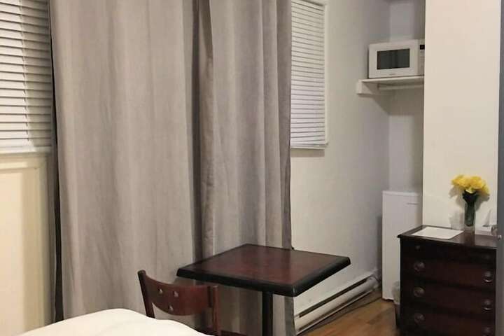 Room 5 of 25