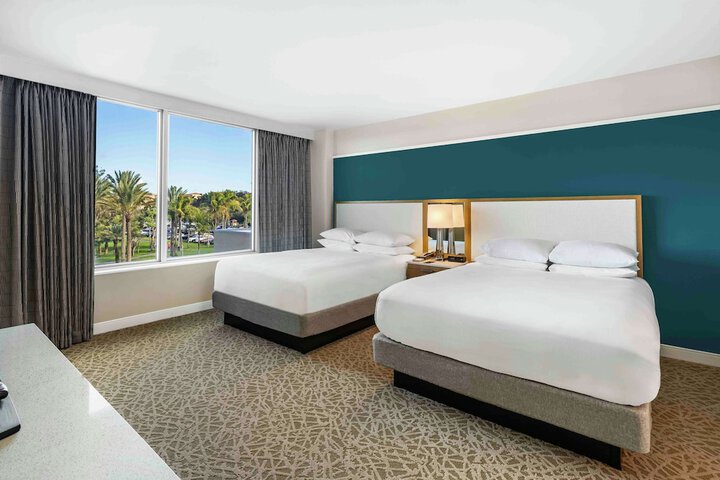 Room 32 of 106