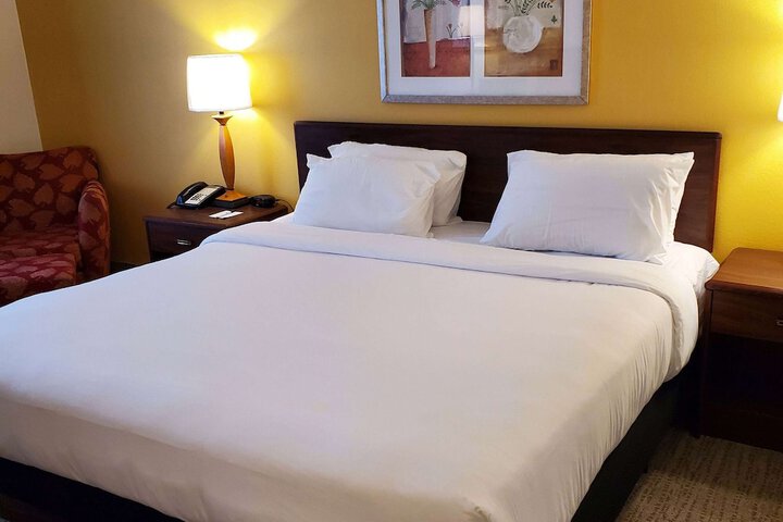 Room 21 of 32