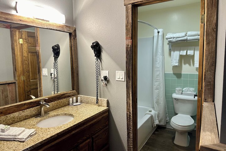 Americas Best Value Inn Wall
