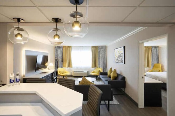 Room 19 of 37