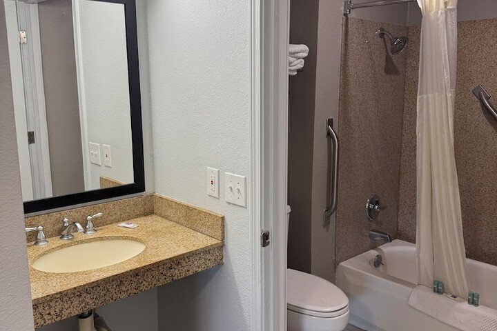 Studio 6 Suites Vancouver Wa - Waterfront