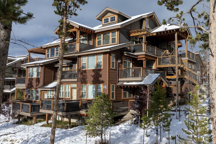 Cozens Pointe E 102 2 Bedroom Condo by RedAwning