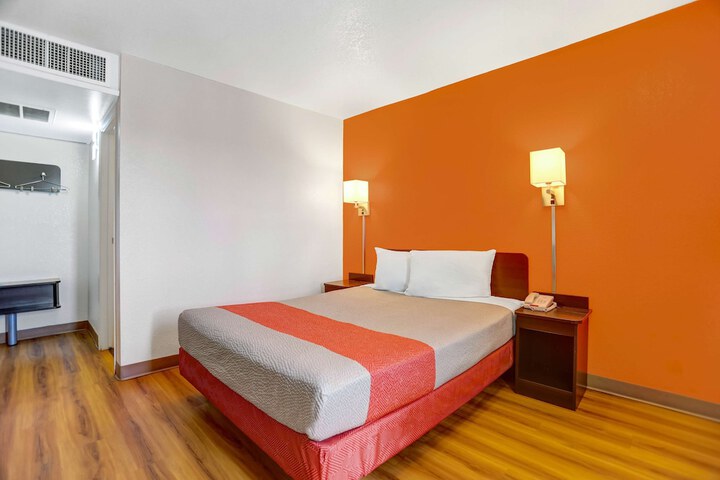 Room 44 of 47
