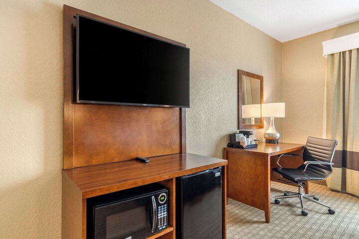 Room 14 of 30
