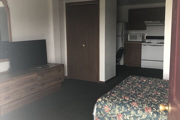 Room 18 of 37