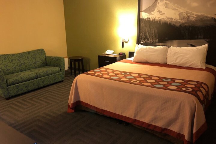 Room 22 of 38