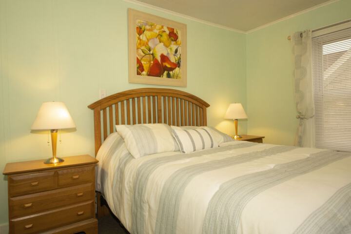 Room 27 of 76