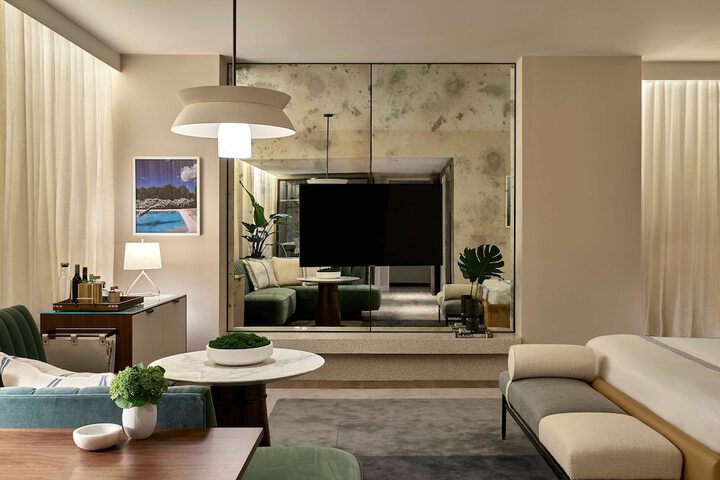 Room 16 of 51