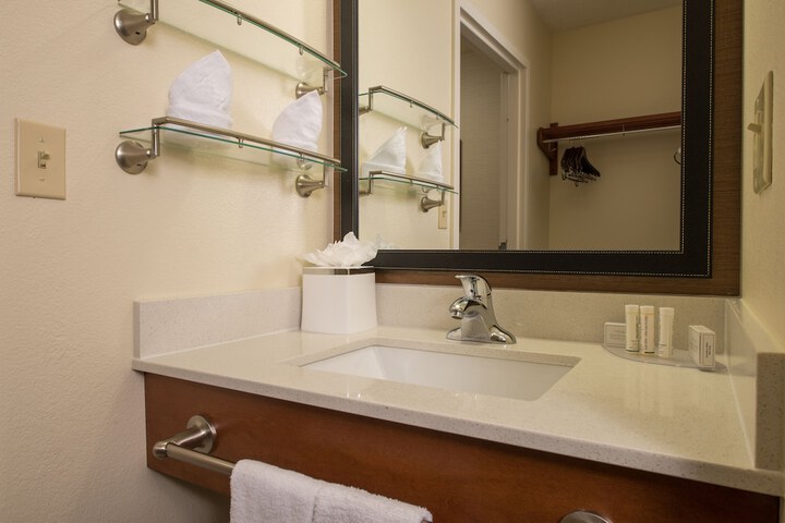 Room 16 of 25