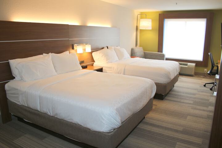 Holiday Inn Express & Suites Douglas by IHG