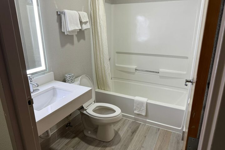 Room 12 of 26