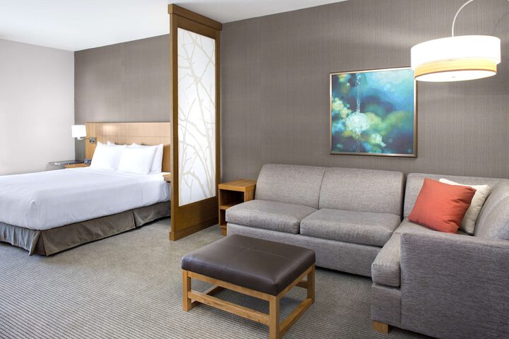 Room 21 of 34
