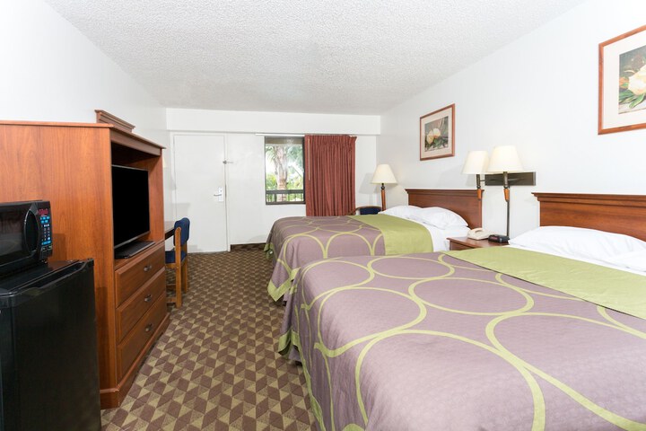 Room 13 of 15