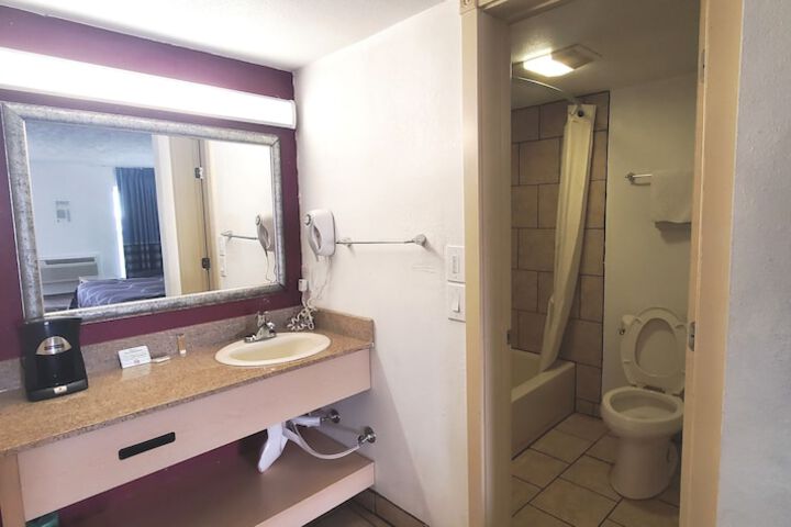 Room 18 of 21